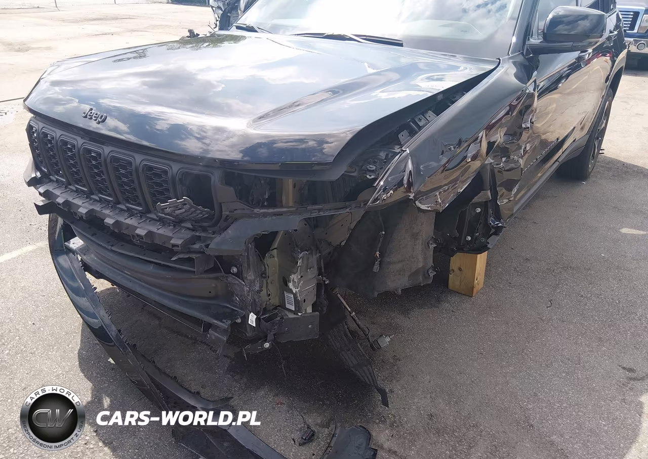 2023 Jeep Grand Cherokee Limited 4X4 VIN:1C4RJHBGXPC518851 - 6