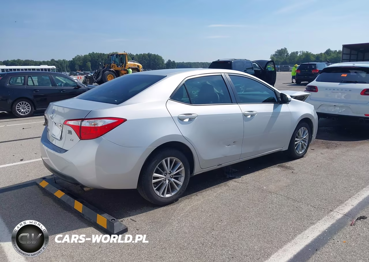 2015 Toyota Corolla Le Plus VIN:5YFBURHE8FP229462 - 4