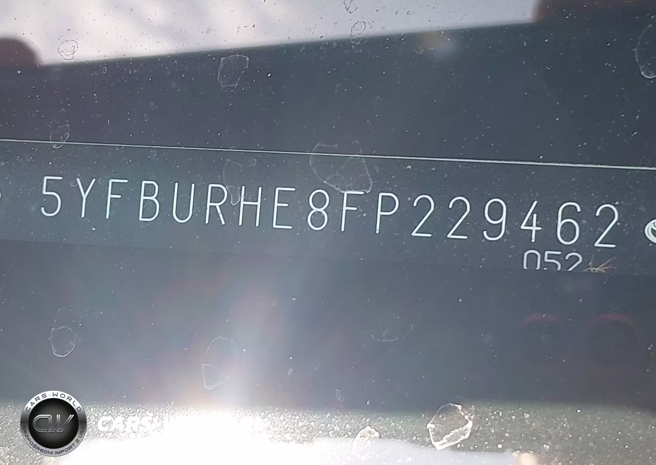 2015 Toyota Corolla Le Plus VIN:5YFBURHE8FP229462 - 9