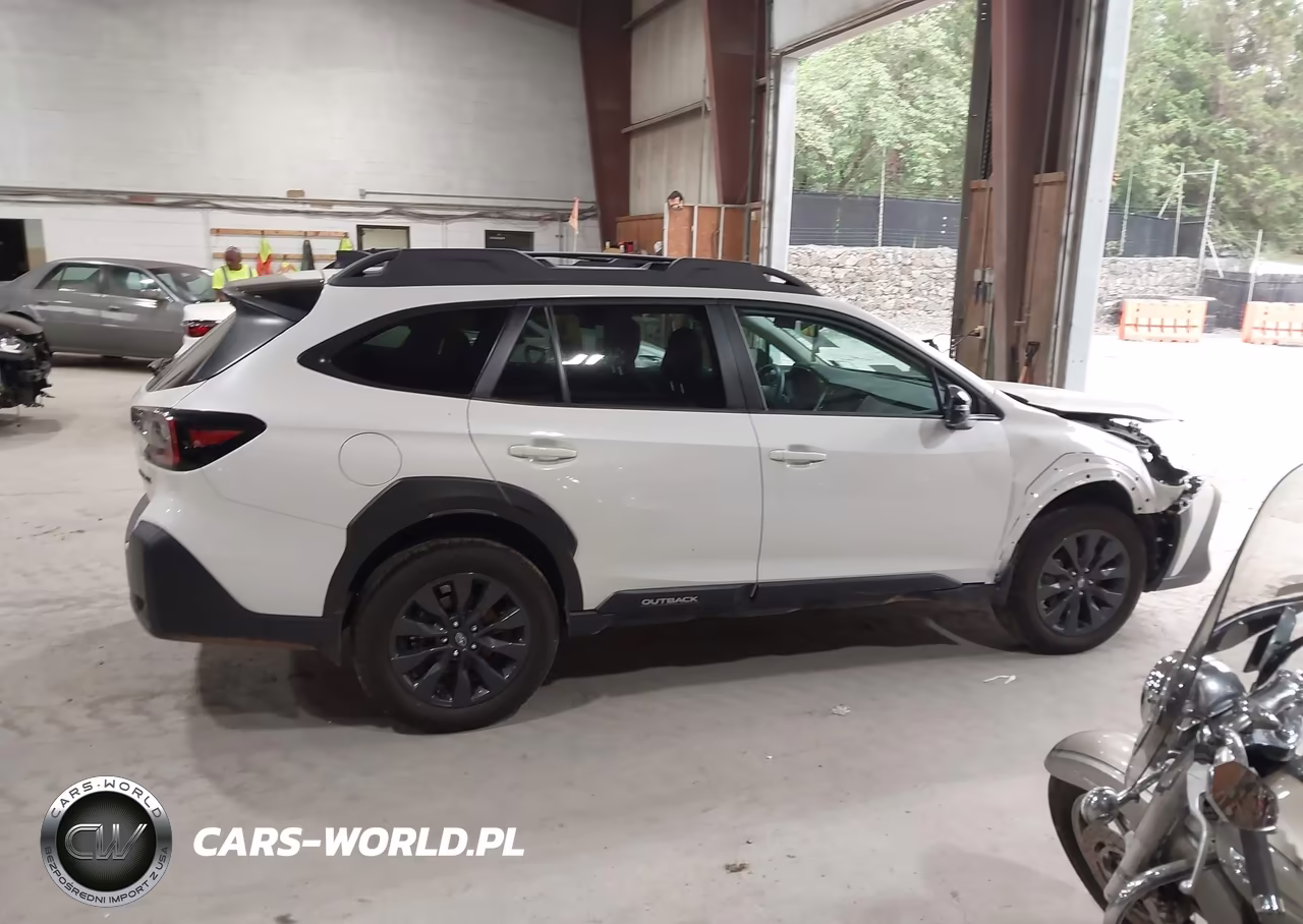 2025 Subaru Outback Onyx Edition VIN:4S4BTALCXS3157284 - 13