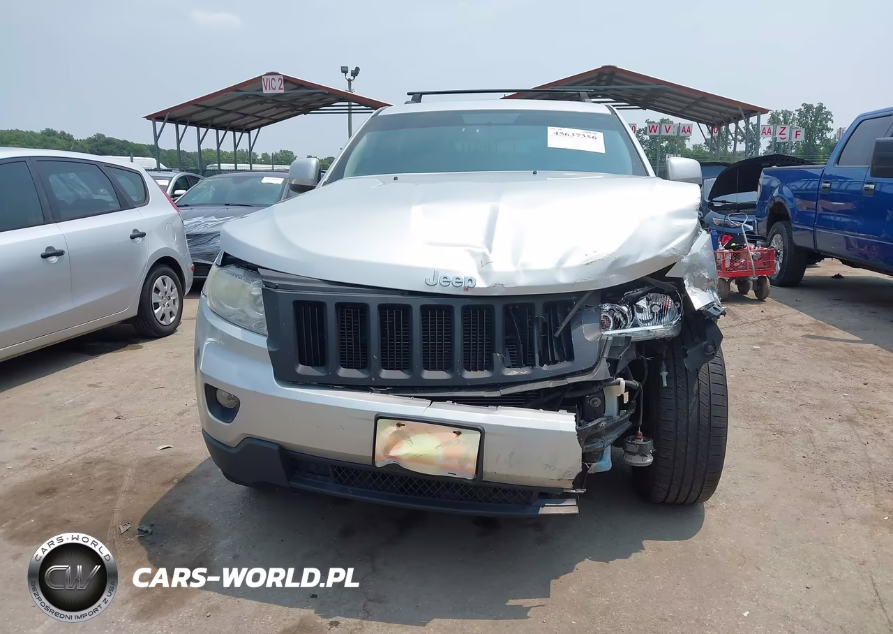 2012 Jeep Grand Cherokee Laredo VIN:1C4RJFAG0CC332929 - 12