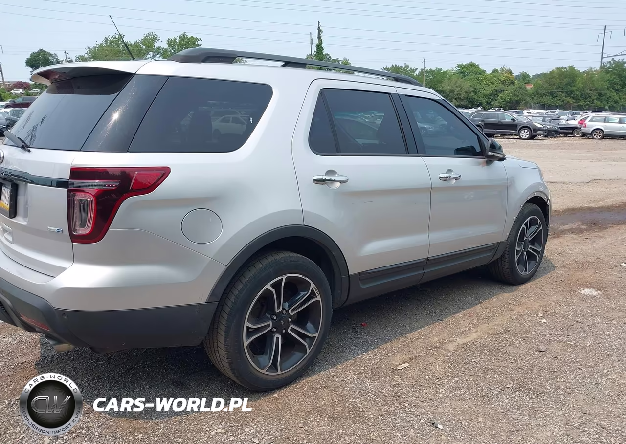 2013 Ford Explorer Sport VIN:1FM5K8GT7DGC18444 - 4