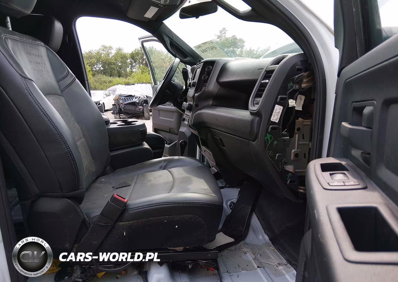 2024 Ram 3500 VIN:3C7WRTCL8RG345294 - 5