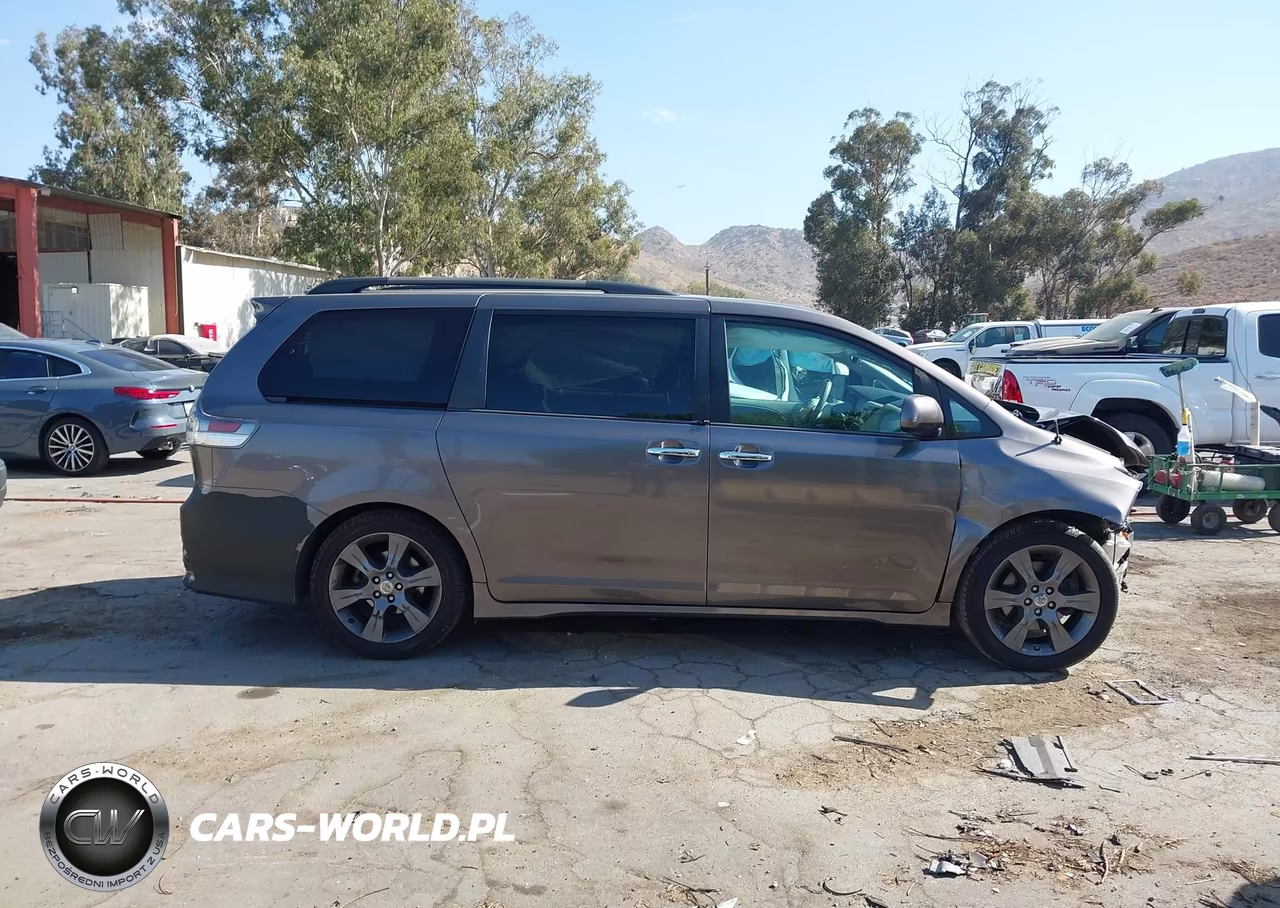 2013 Toyota Sienna Se 8 Passenger VIN:5TDXK3DC1DS396733 - 13
