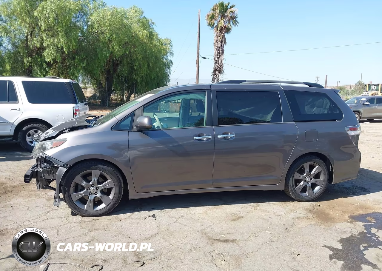 2013 Toyota Sienna Se 8 Passenger VIN:5TDXK3DC1DS396733 - 14