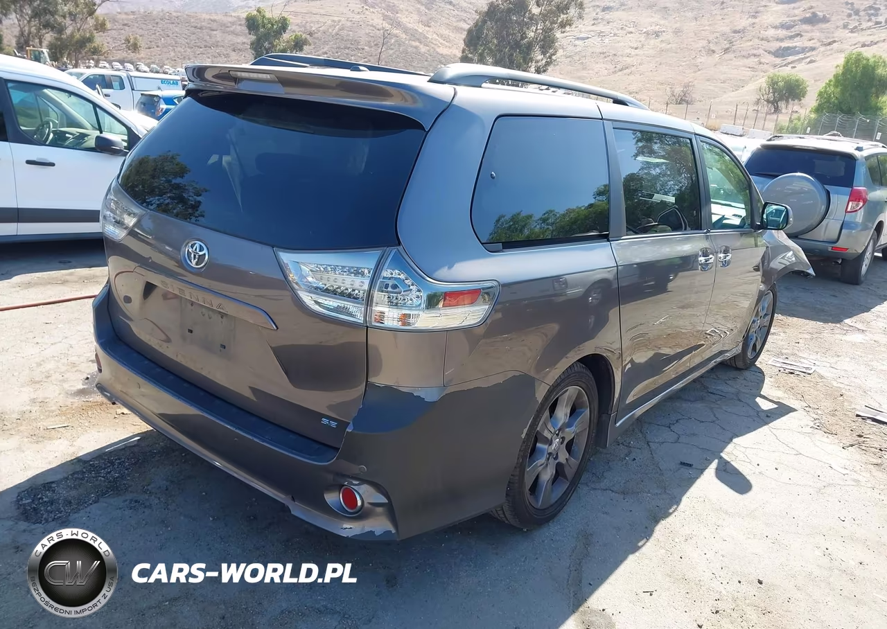 2013 Toyota Sienna Se 8 Passenger VIN:5TDXK3DC1DS396733 - 4