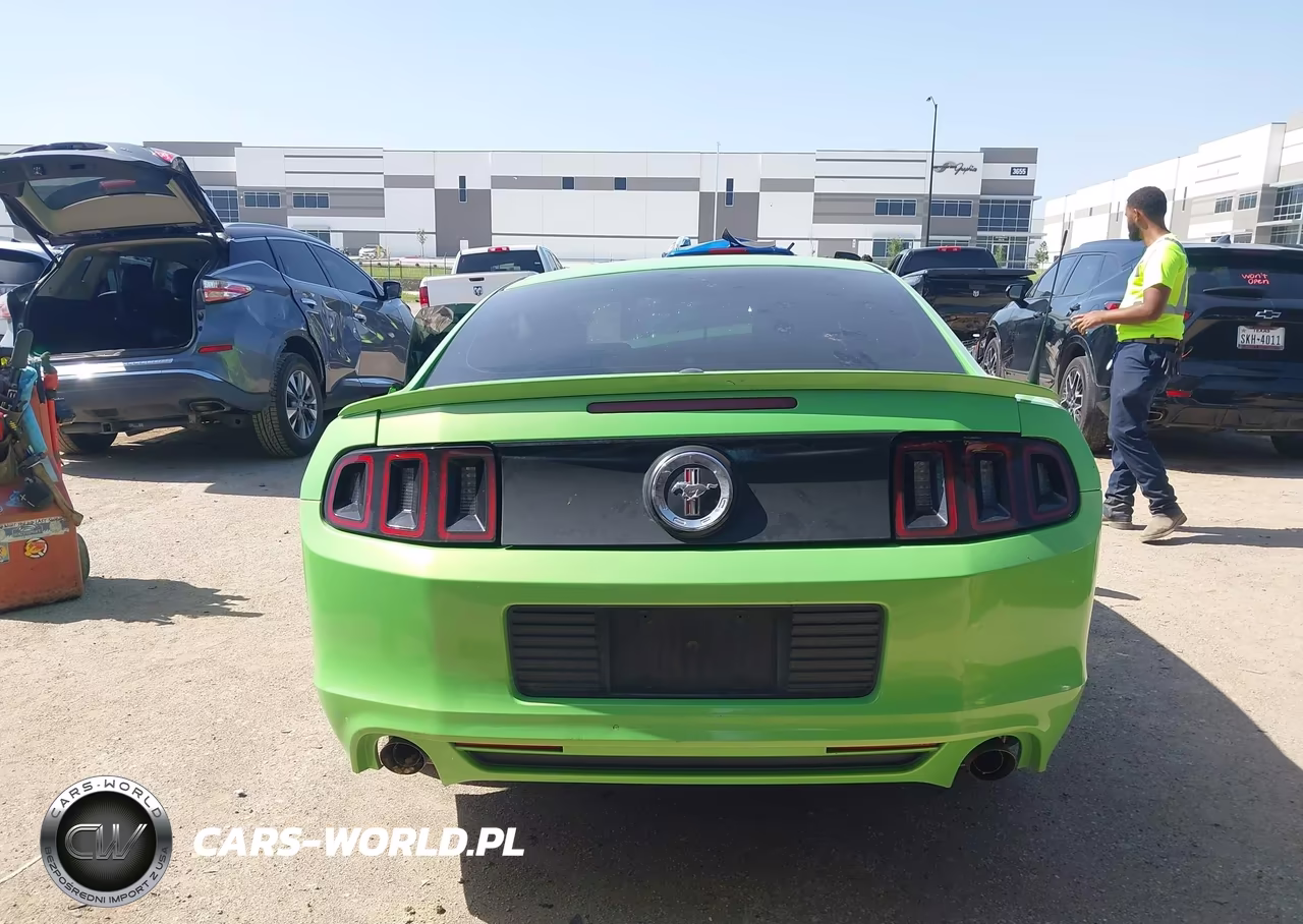 2014 Ford Mustang V6 Premium VIN:1ZVBP8AM6E5201574 - 16