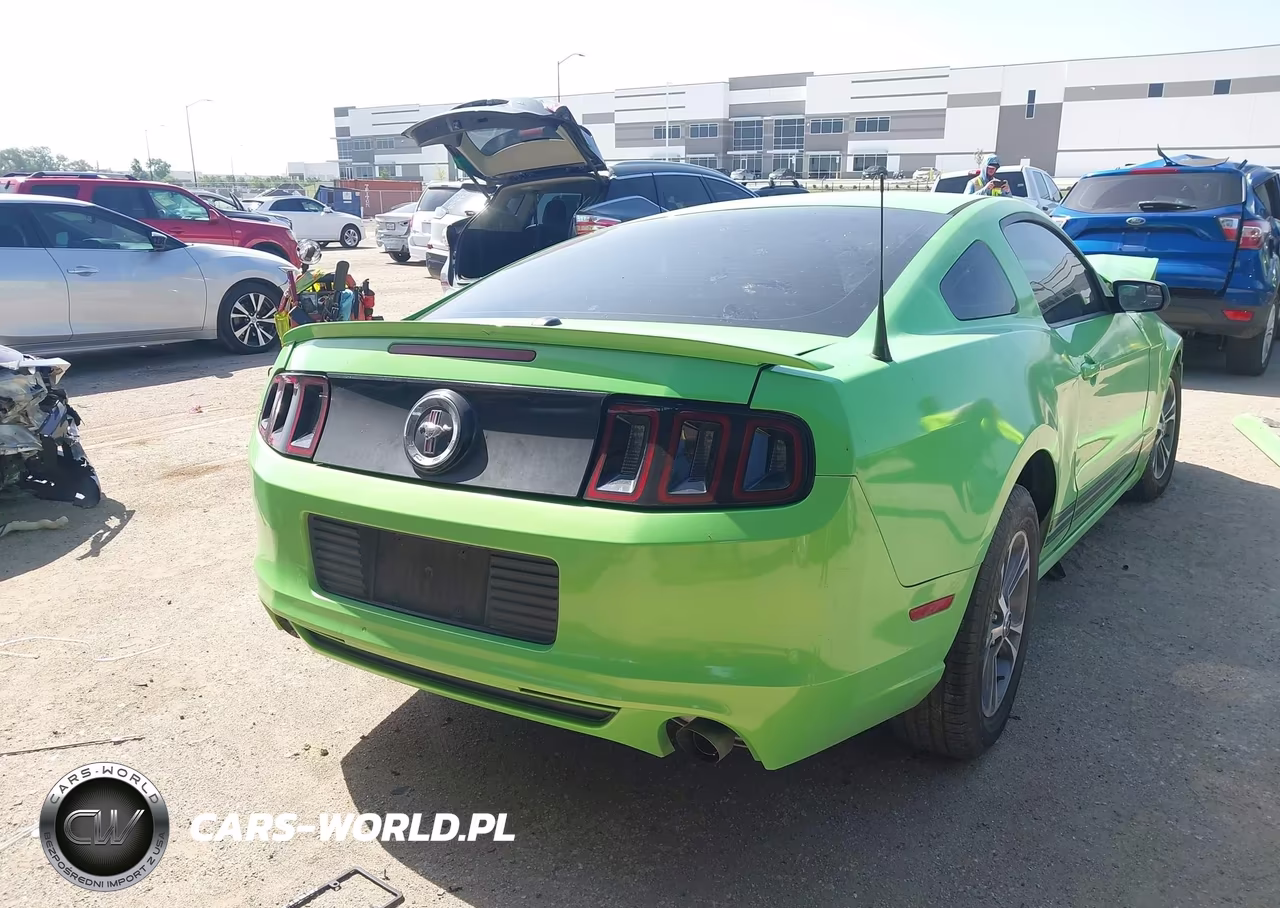 2014 Ford Mustang V6 Premium VIN:1ZVBP8AM6E5201574 - 4