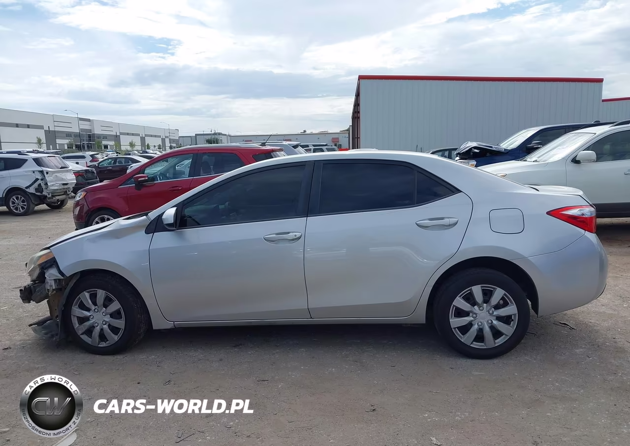 2015 Toyota Corolla Le VIN:5YFBURHE4FP339392 - 15