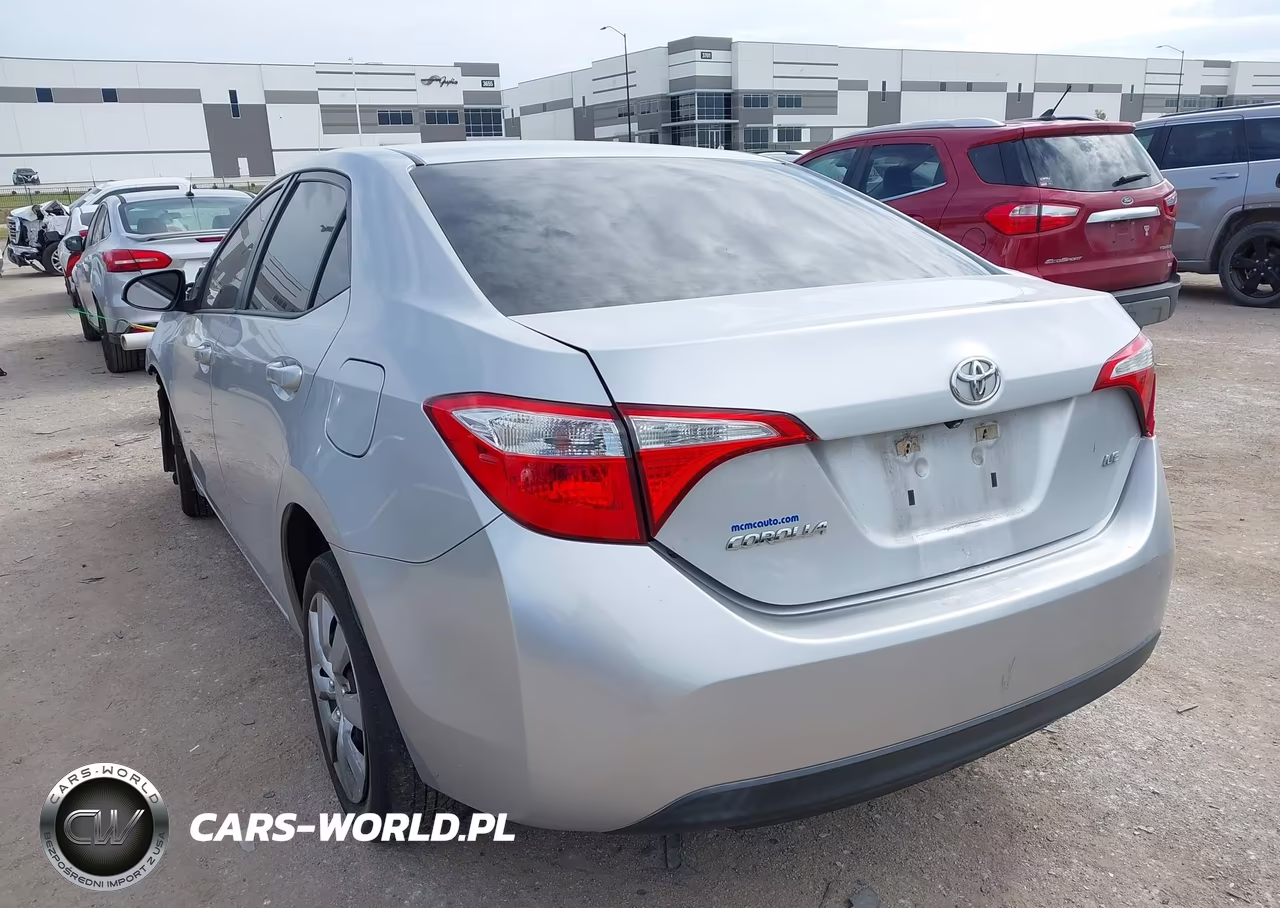 2015 Toyota Corolla Le VIN:5YFBURHE4FP339392 - 3
