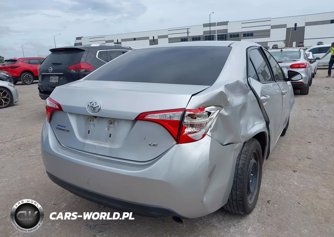 2015 Toyota Corolla Le VIN:5YFBURHE4FP339392 - 4
