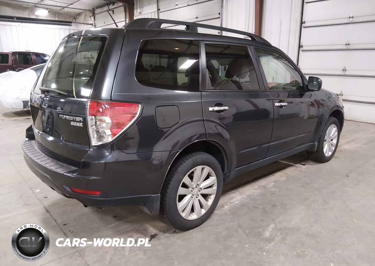 2013 Subaru Forester 2.5X Premium VIN:JF2SHADC2DH410755 - 4