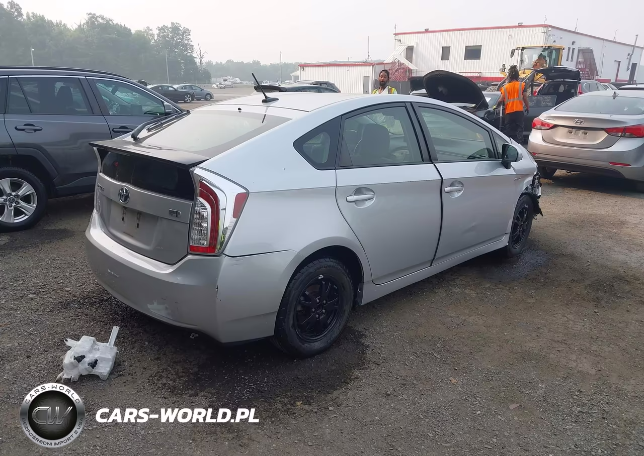 2012 Toyota Prius VIN:JTDKN3DU5C1553749 - 4