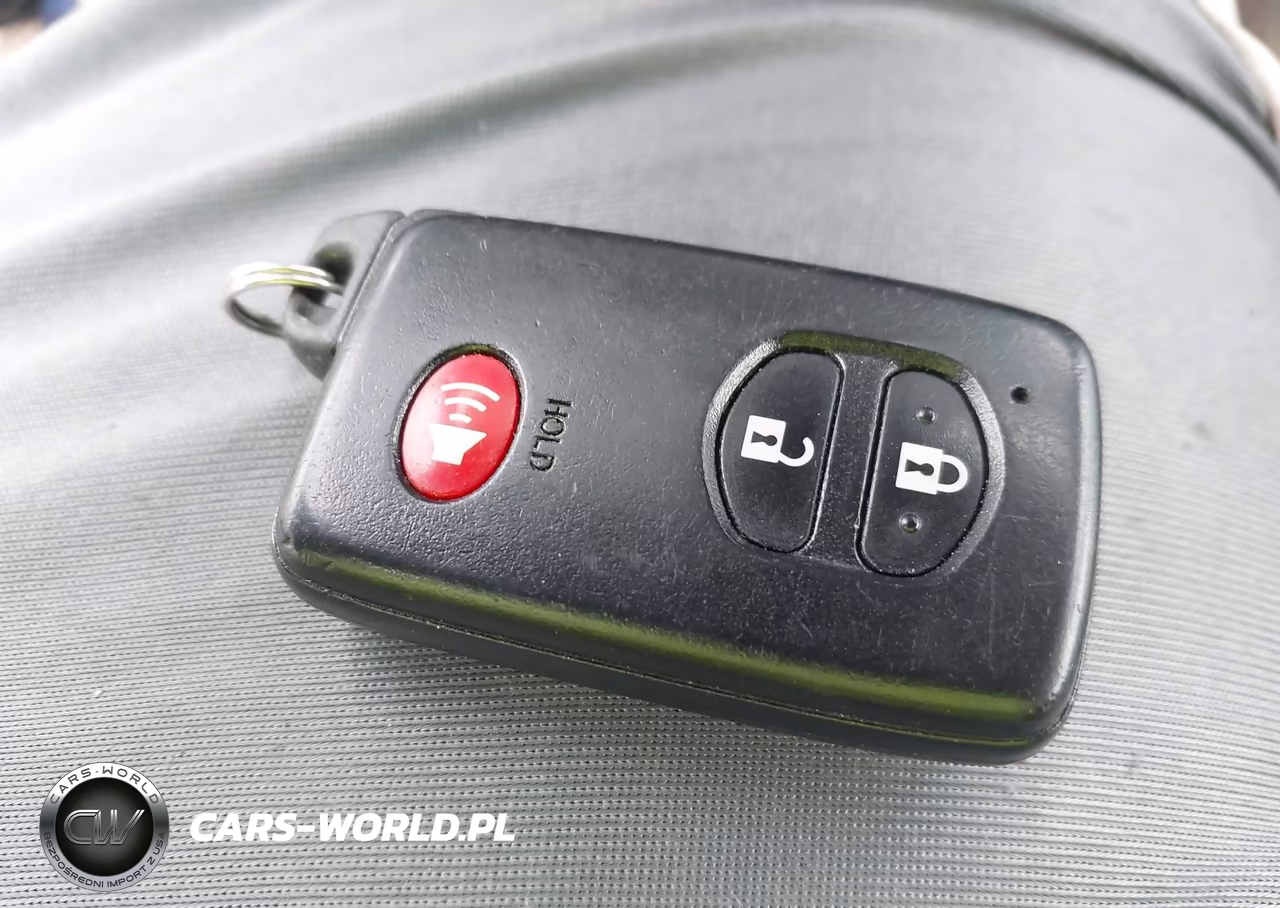 2013 Toyota Prius Two VIN:JTDKN3DU9D0351343 - 11