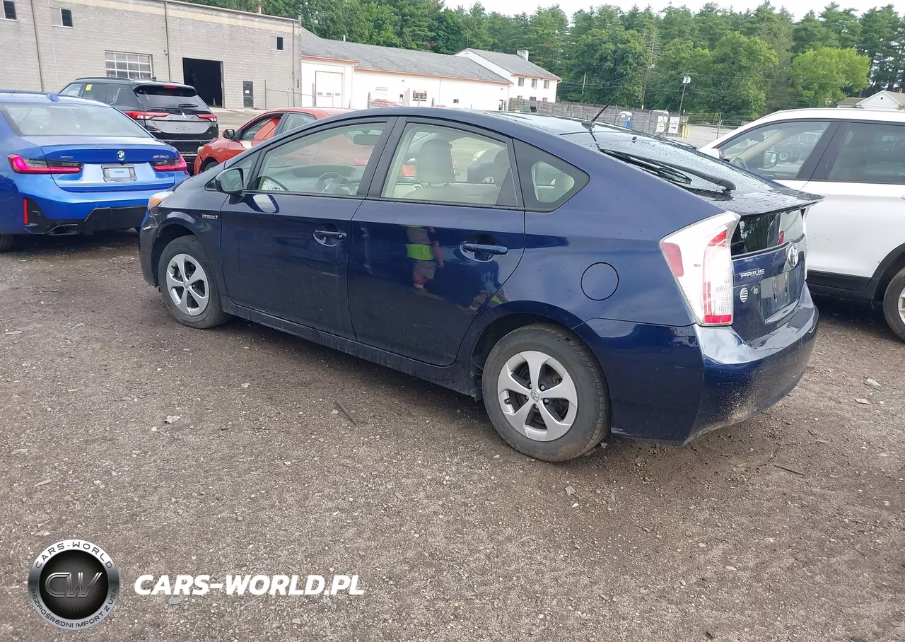 2013 Toyota Prius Two VIN:JTDKN3DU9D0351343 - 3