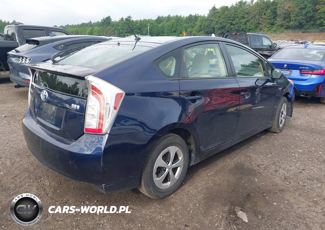 2013 Toyota Prius Two VIN:JTDKN3DU9D0351343 - 4