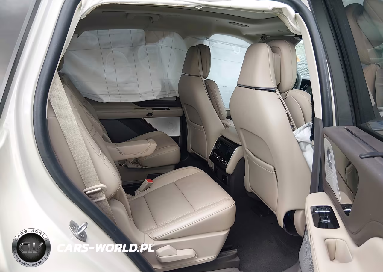 2023 Lincoln Aviator Reserve VIN:5LM5J7XC5PGL02566 - 8