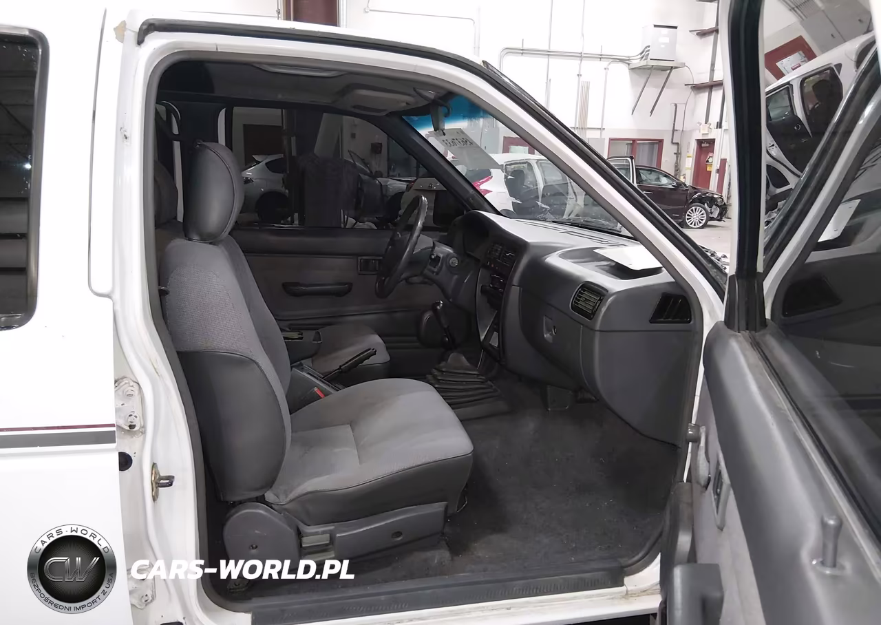 1994 Nissan Pathfinder Le-Se-Xe VIN:JN8HD17Y6RW228804 - 5