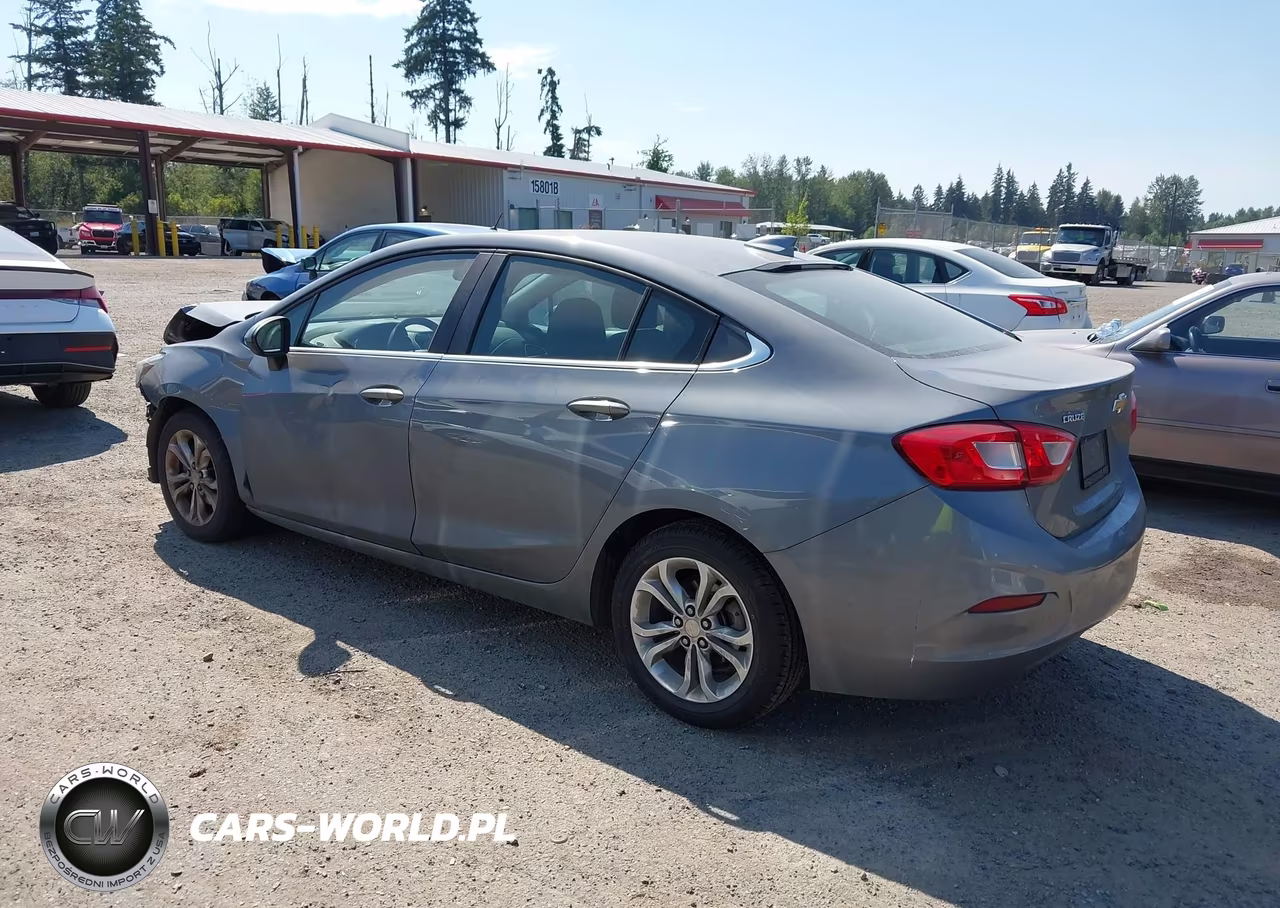 2019 Chevrolet Cruze Lt VIN:1G1BE5SM6K7138720 - 3