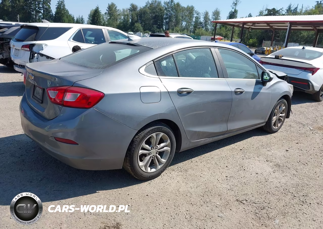 2019 Chevrolet Cruze Lt VIN:1G1BE5SM6K7138720 - 4