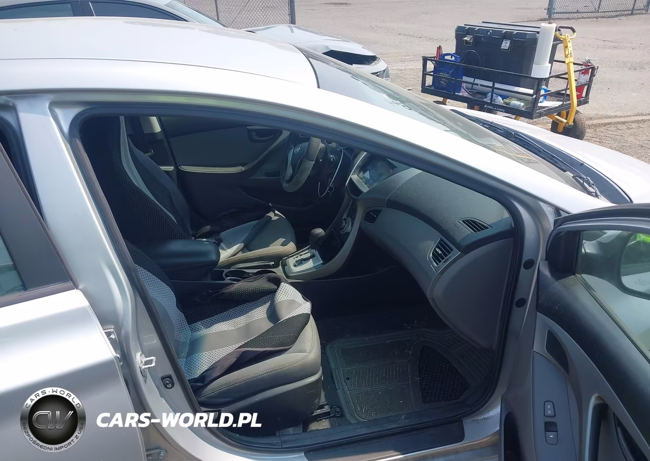 2012 Hyundai Elantra Gls VIN:5NPDH4AE7CH072915 - 5