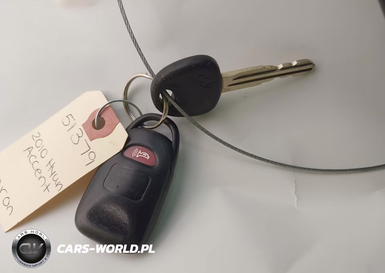 2010 Hyundai Accent Gs VIN:KMHCM3AC4AU175563 - 11