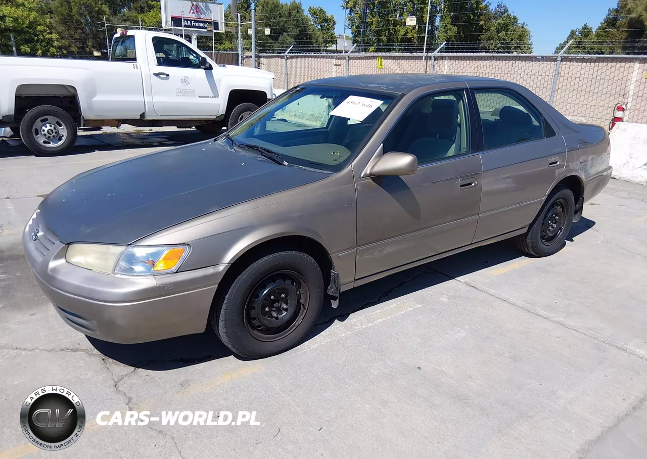1999 Toyota Camry Le VIN:4T1BG28K3XU897139 - 2