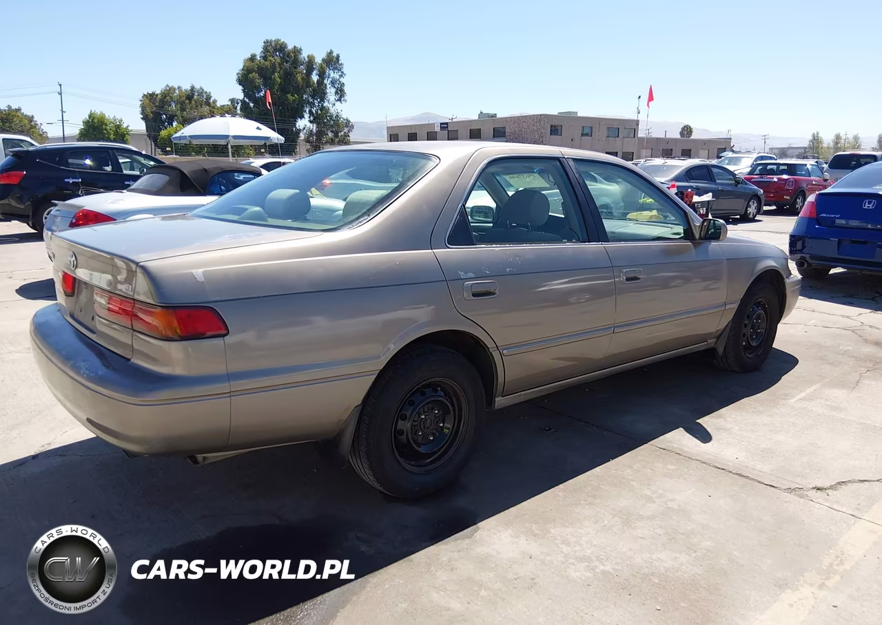 1999 Toyota Camry Le VIN:4T1BG28K3XU897139 - 4