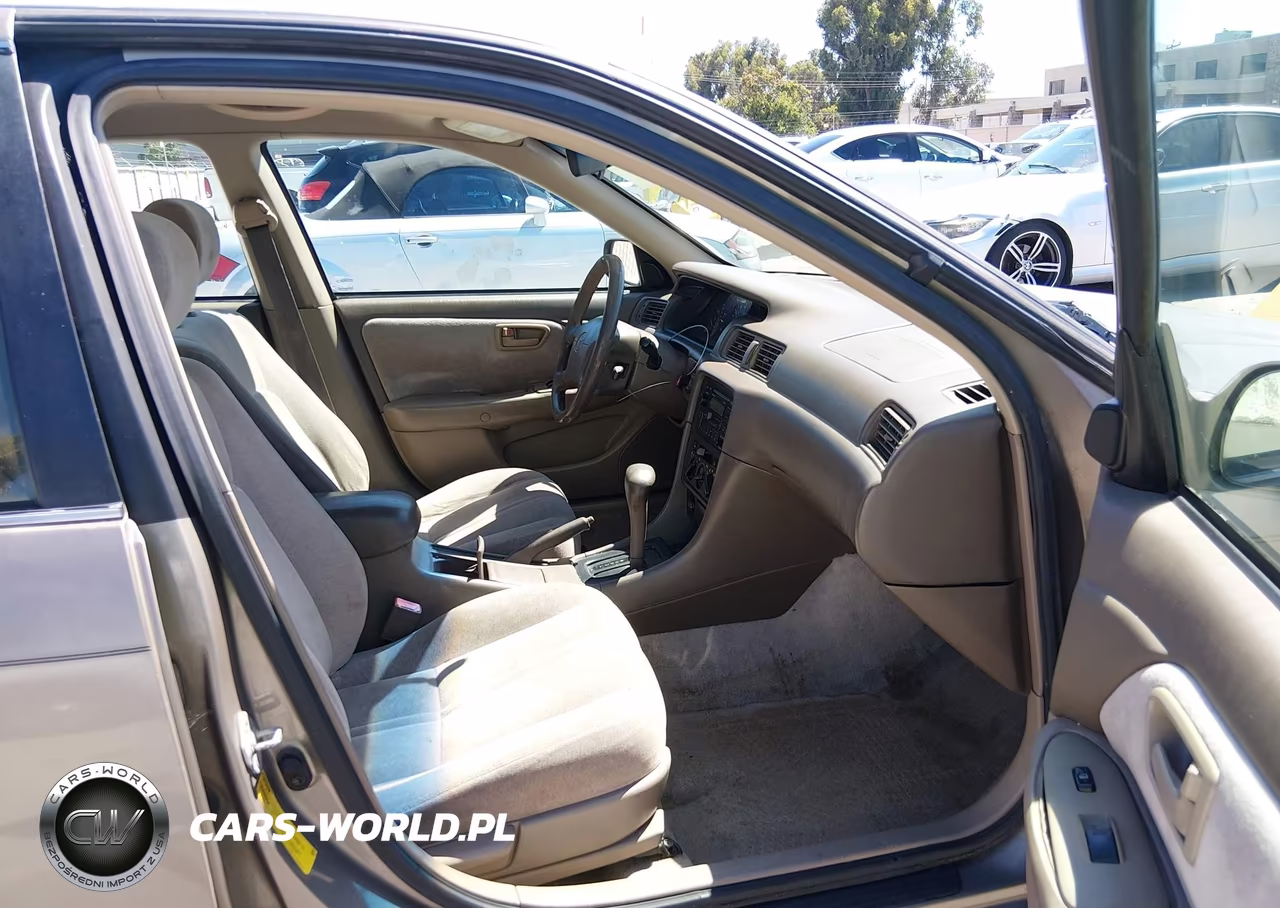 1999 Toyota Camry Le VIN:4T1BG28K3XU897139 - 5