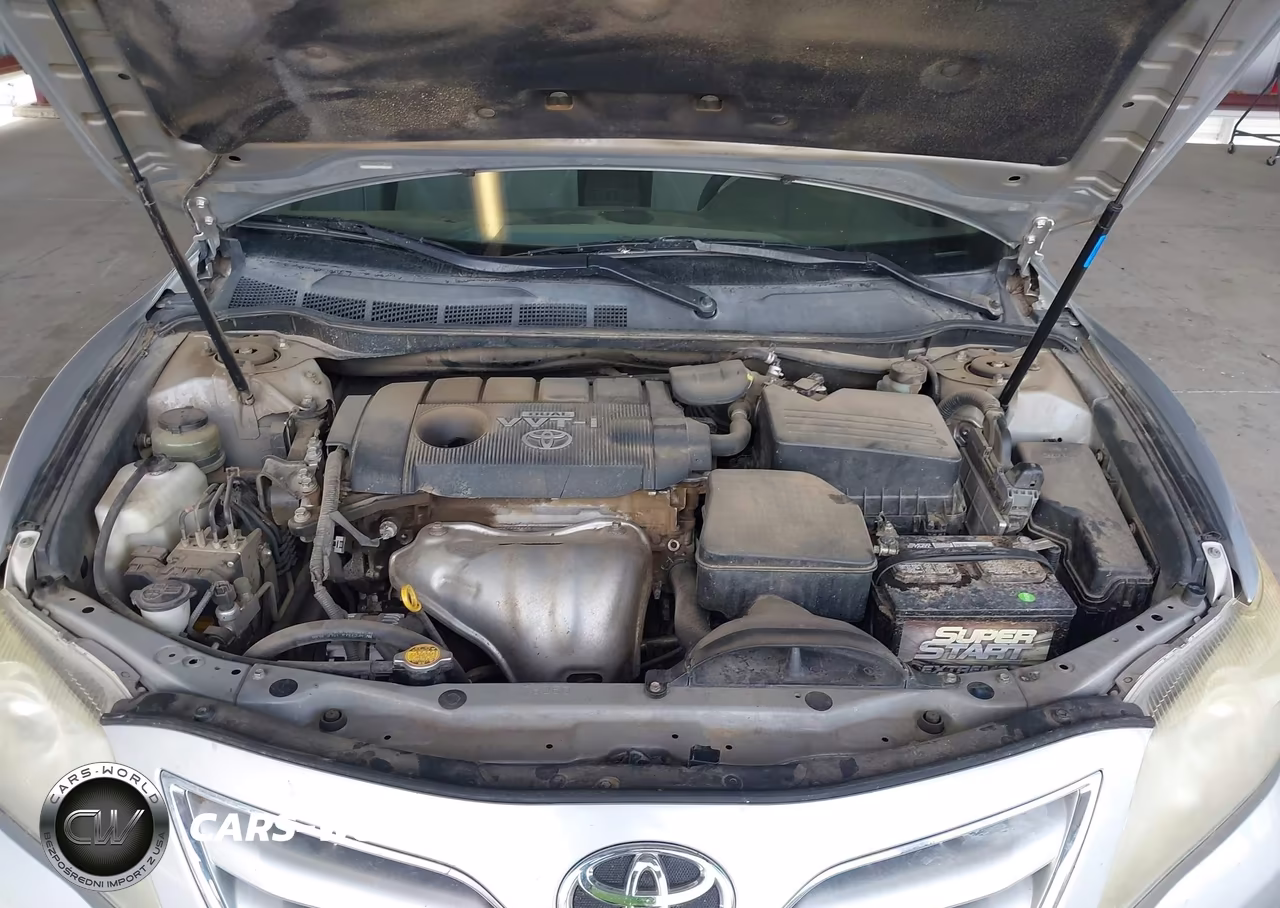2010 Toyota Camry Le VIN:JTNBF3EK8A3003324 - 10
