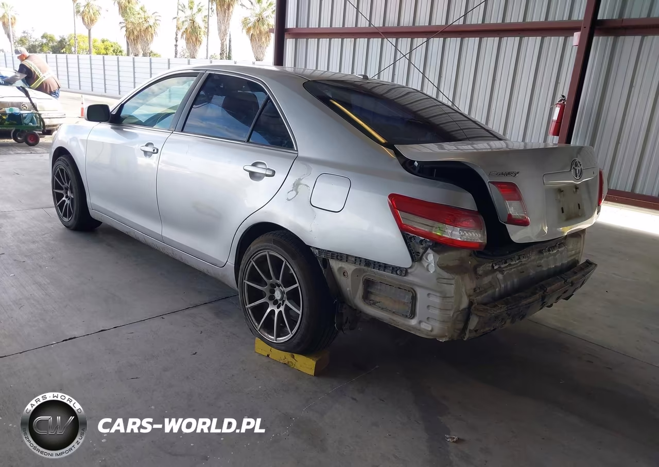 2010 Toyota Camry Le VIN:JTNBF3EK8A3003324 - 3