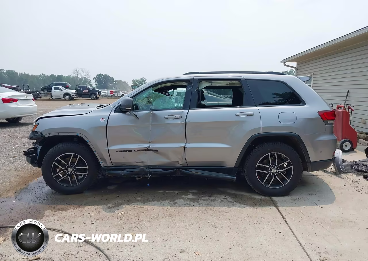 2017 Jeep Grand Cherokee Trailhawk VIN:1C4RJFLG6HC667715 - 14