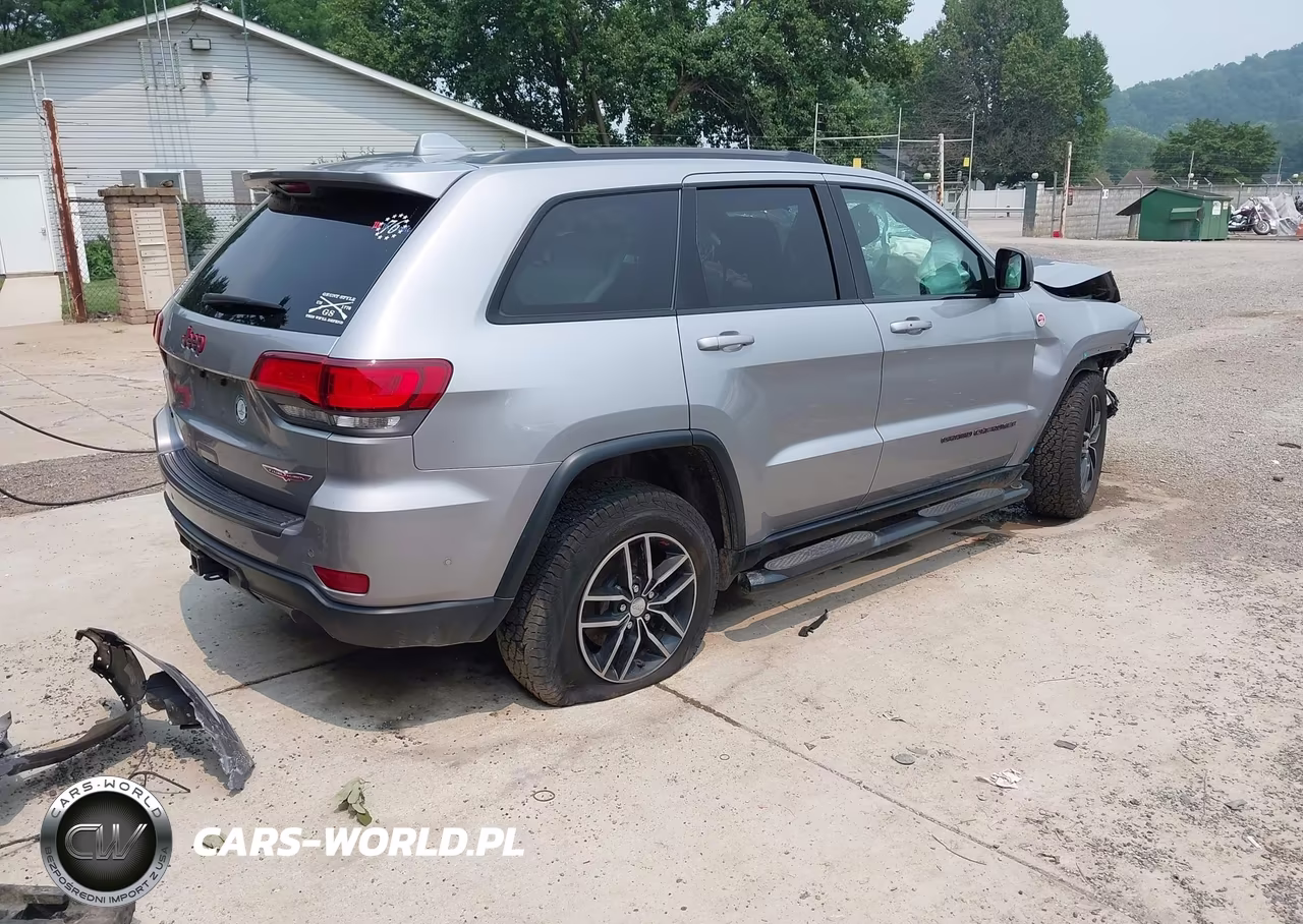 2017 Jeep Grand Cherokee Trailhawk VIN:1C4RJFLG6HC667715 - 4