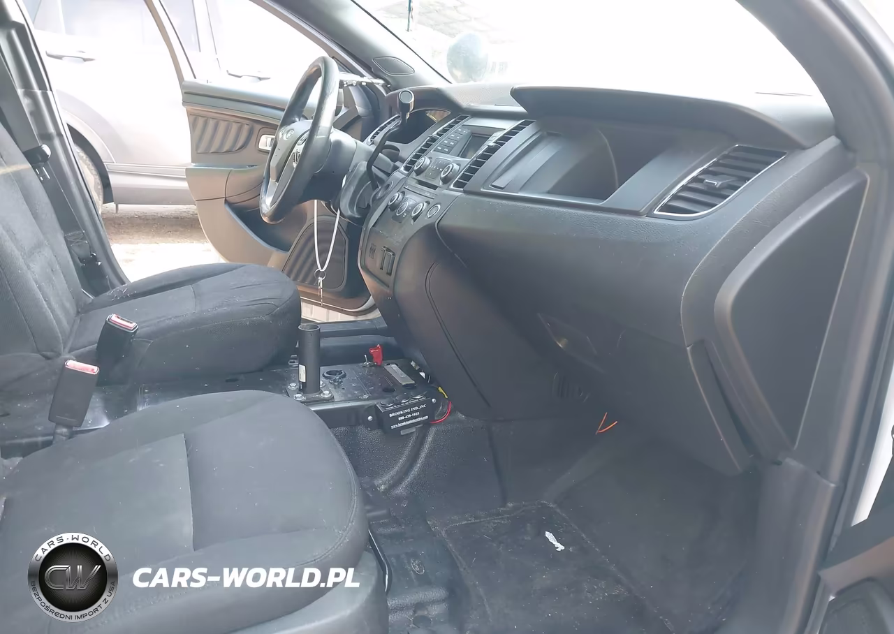 2017 Ford Police Interceptor VIN:1FAHP2MK0HG130178 - 5