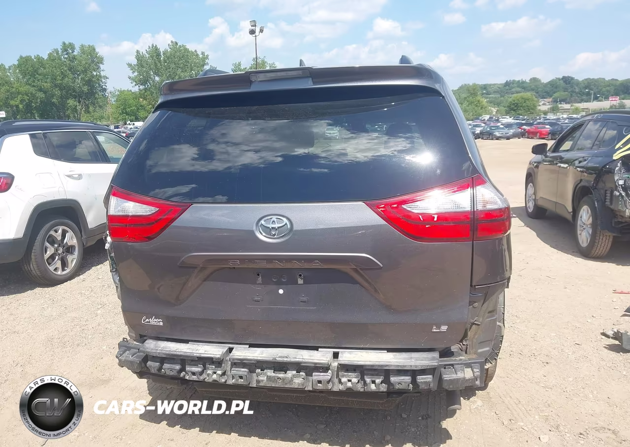 2018 Toyota Sienna Le 8 Passenger VIN:5TDKZ3DC1JS958731 - 16