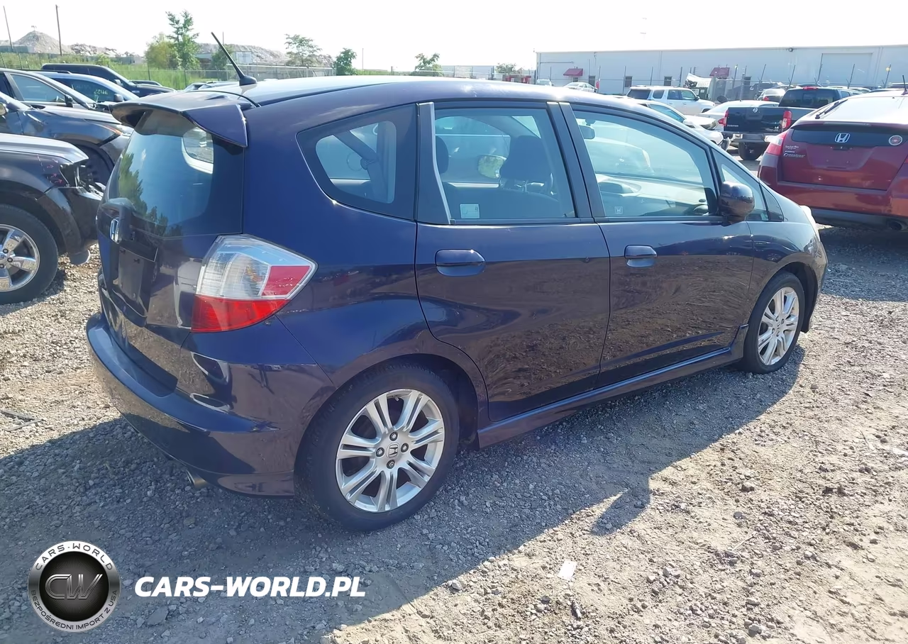 2010 Honda Fit Sport VIN:JHMGE8H48AC008514 - 4
