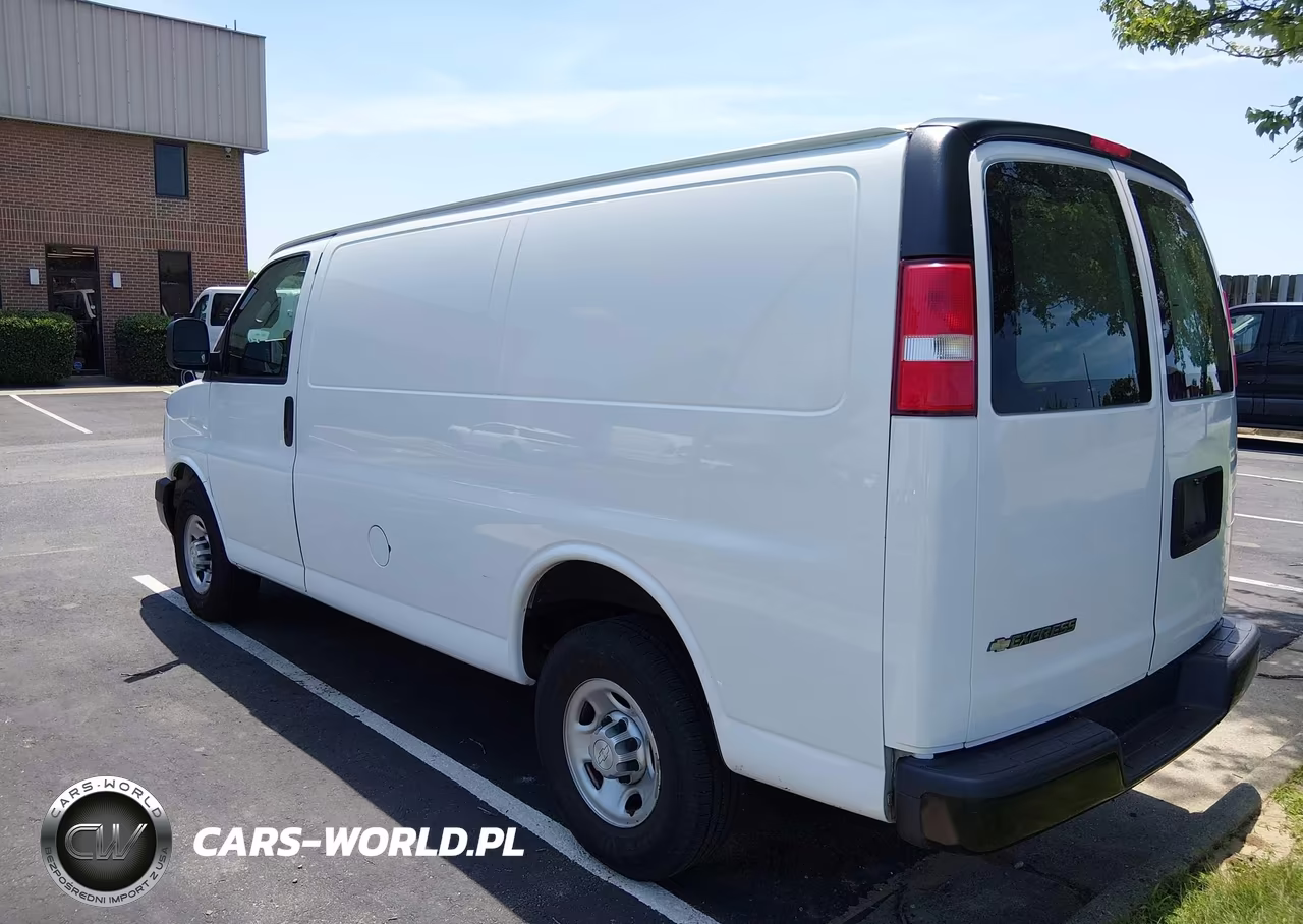 2018 Chevrolet Express 2500 Work Van VIN:1GCWGAFG2J1276241 - 3
