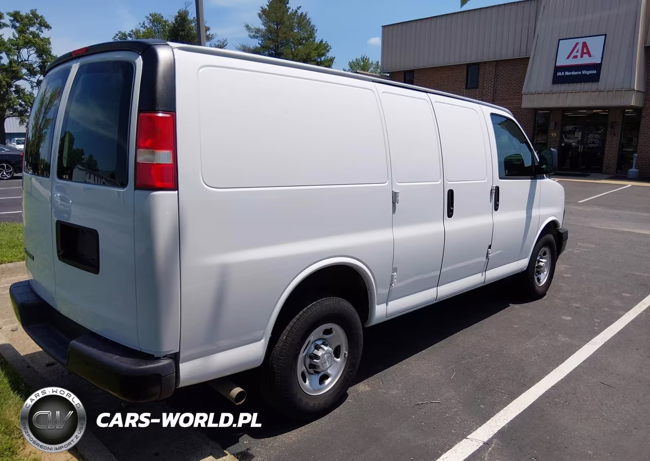 2018 Chevrolet Express 2500 Work Van VIN:1GCWGAFG2J1276241 - 4