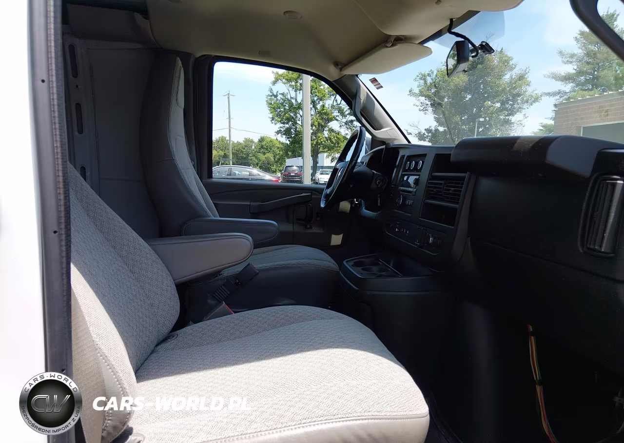 2018 Chevrolet Express 2500 Work Van VIN:1GCWGAFG2J1276241 - 5