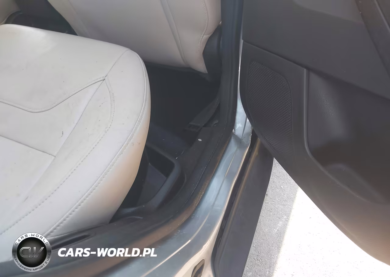 2017 Ford Focus Titanium VIN:1FADP3J21HL238860 - 18