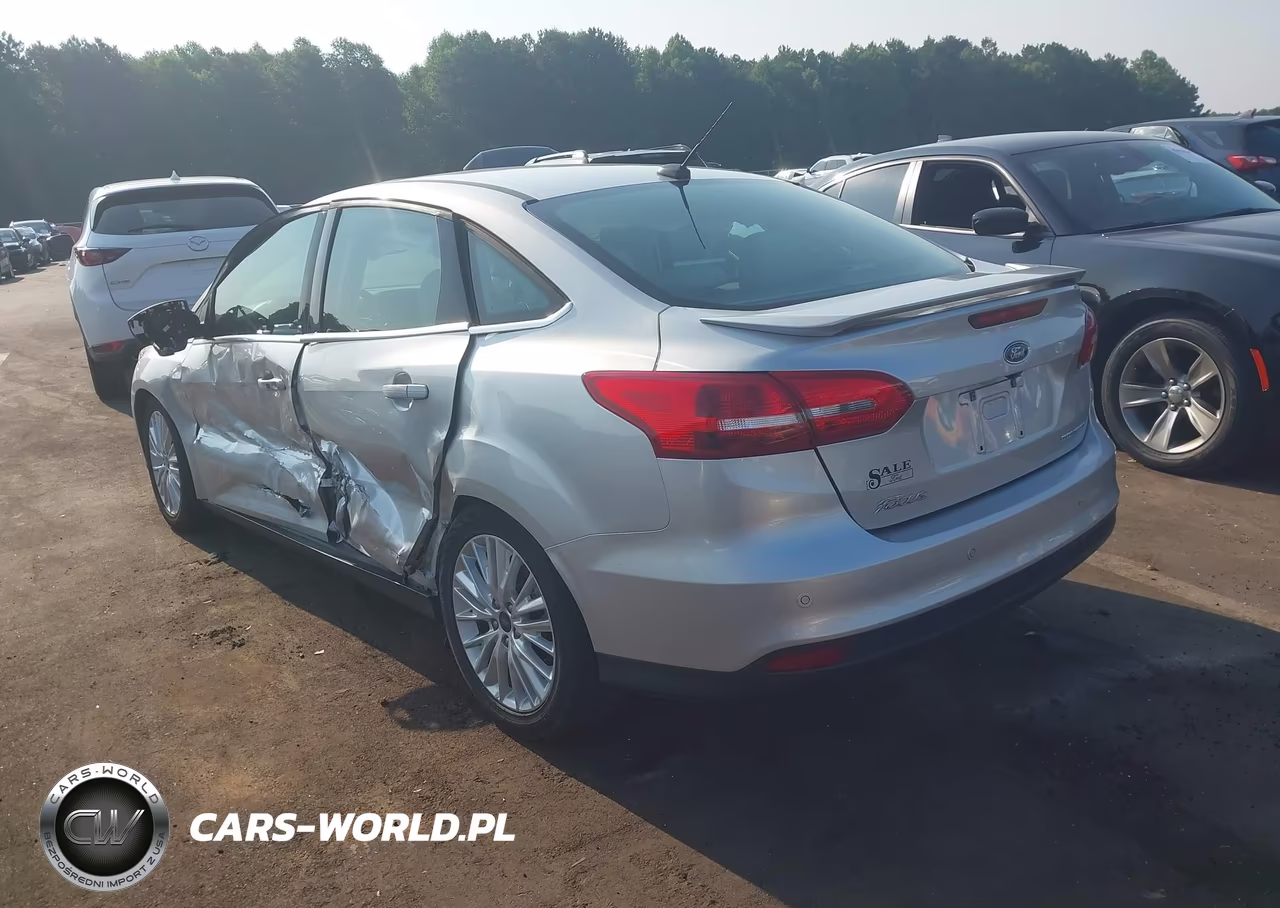 2017 Ford Focus Titanium VIN:1FADP3J21HL238860 - 3