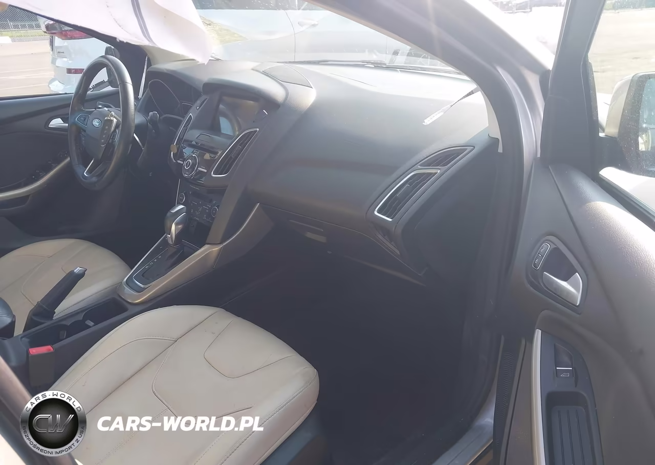 2017 Ford Focus Titanium VIN:1FADP3J21HL238860 - 5