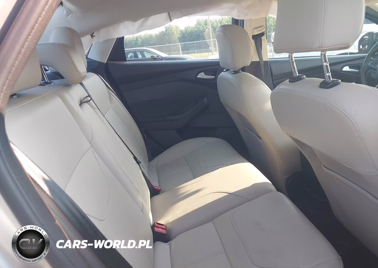 2017 Ford Focus Titanium VIN:1FADP3J21HL238860 - 8