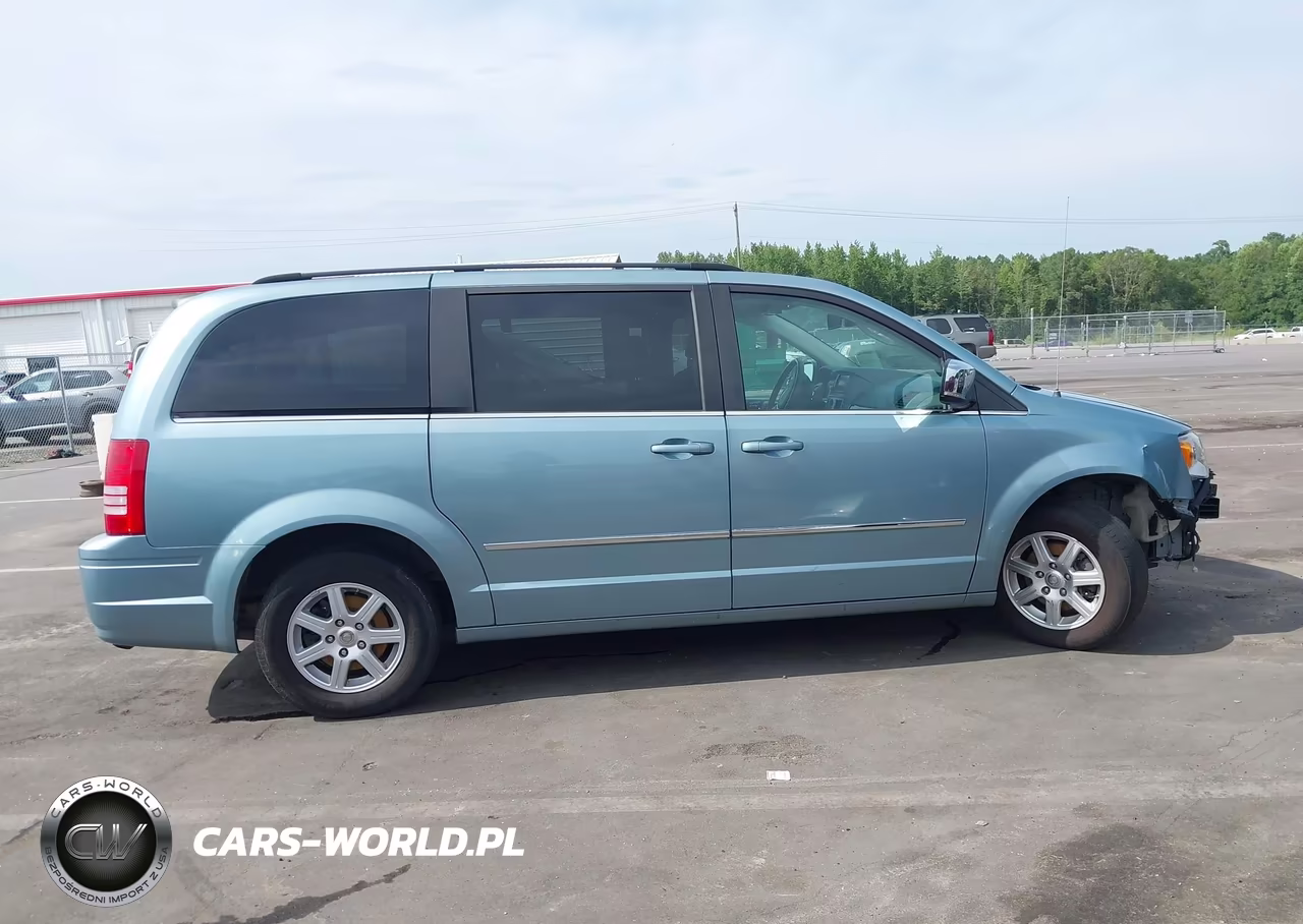 2010 Chrysler Town & Country Touring VIN:2A4RR5D1XAR414790 - 14