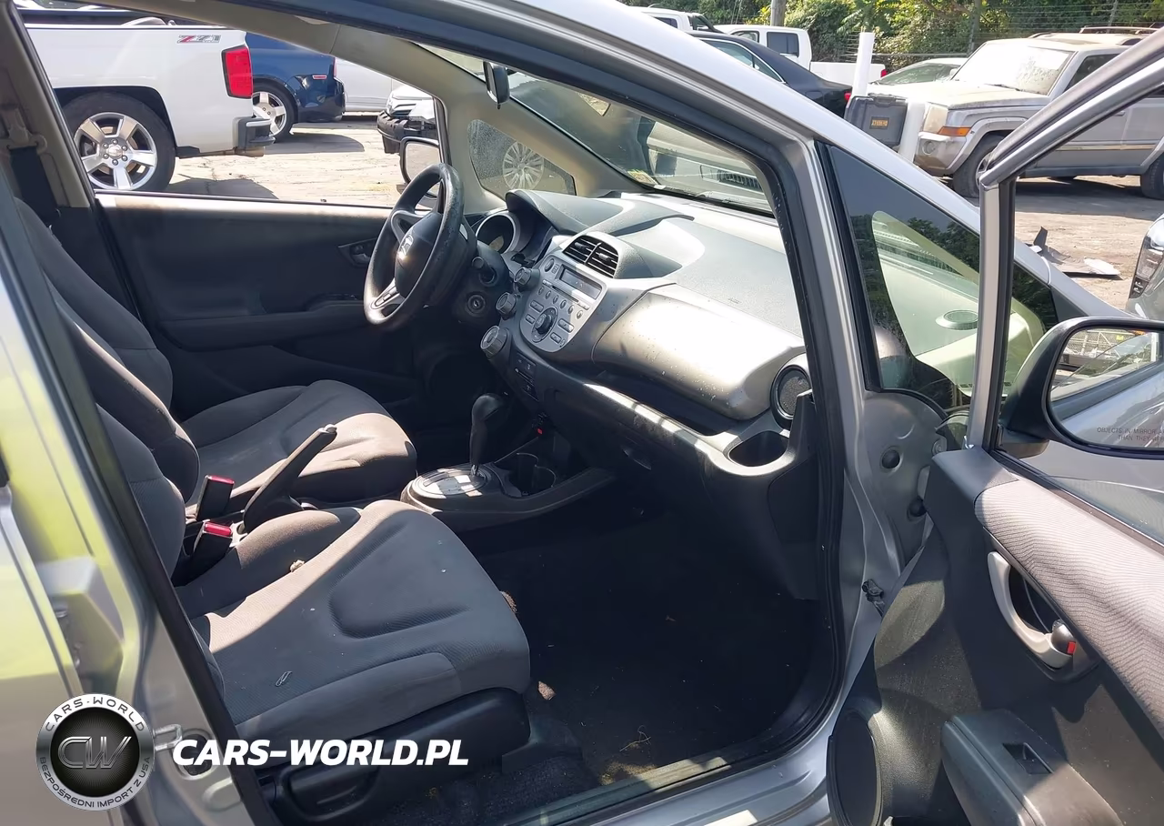 2013 Honda Fit VIN:JHMGE8H30DC057928 - 5