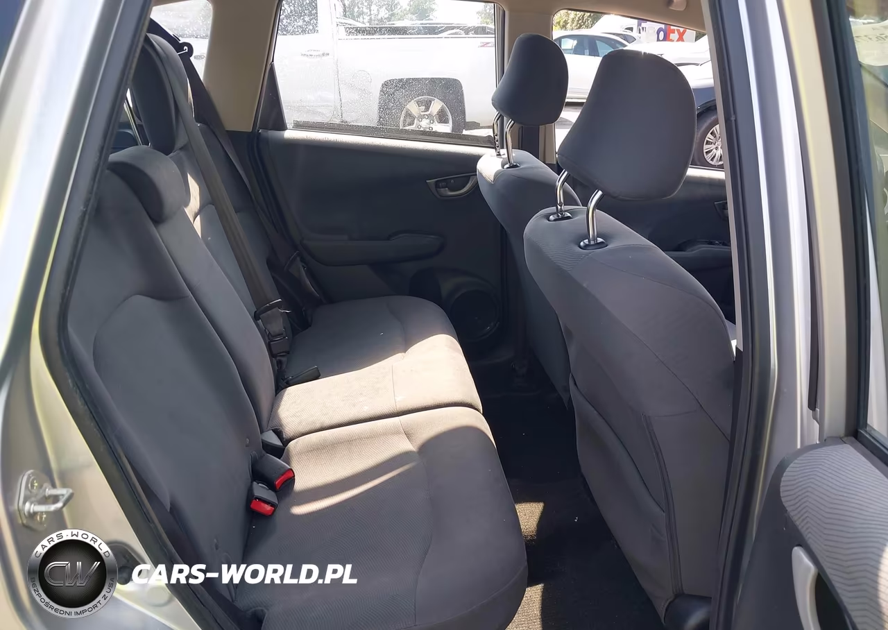 2013 Honda Fit VIN:JHMGE8H30DC057928 - 8