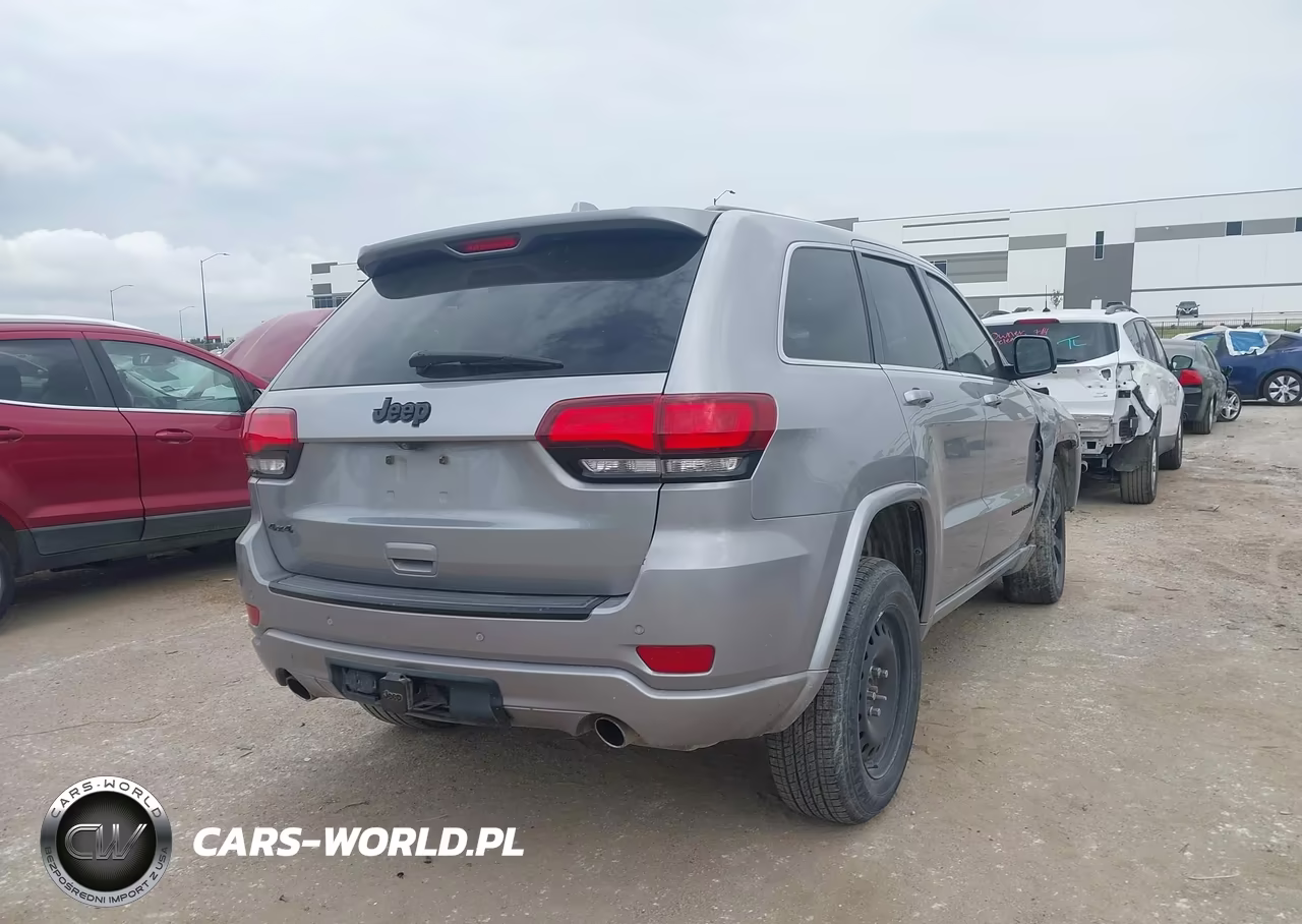 2015 Jeep Grand Cherokee Altitude VIN:1C4RJFAG4FC142538 - 4
