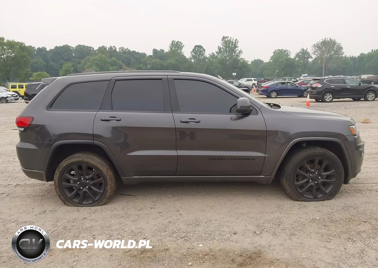 2017 Jeep Grand Cherokee Altitude VIN:1C4RJFAG6HC760138 - 13