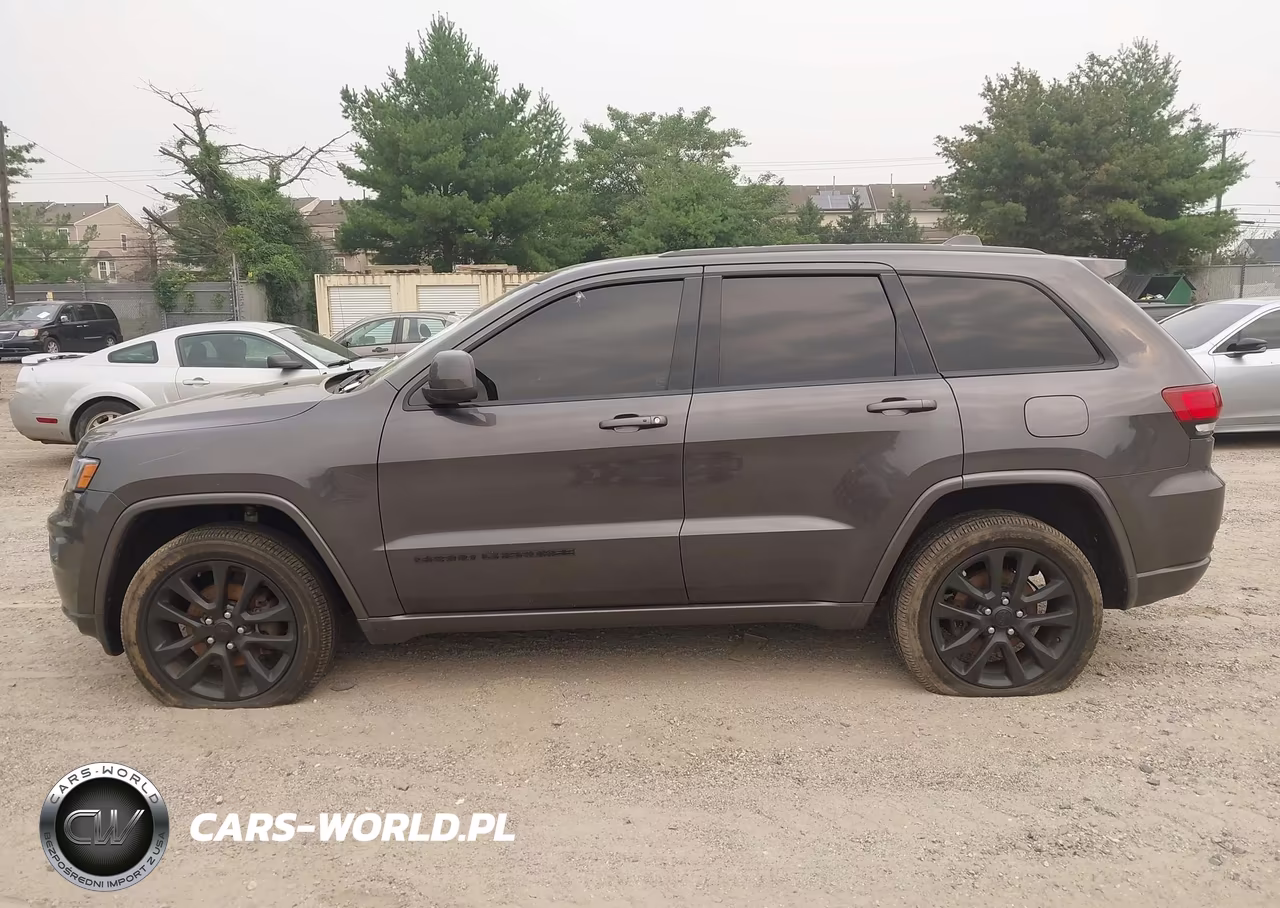 2017 Jeep Grand Cherokee Altitude VIN:1C4RJFAG6HC760138 - 14