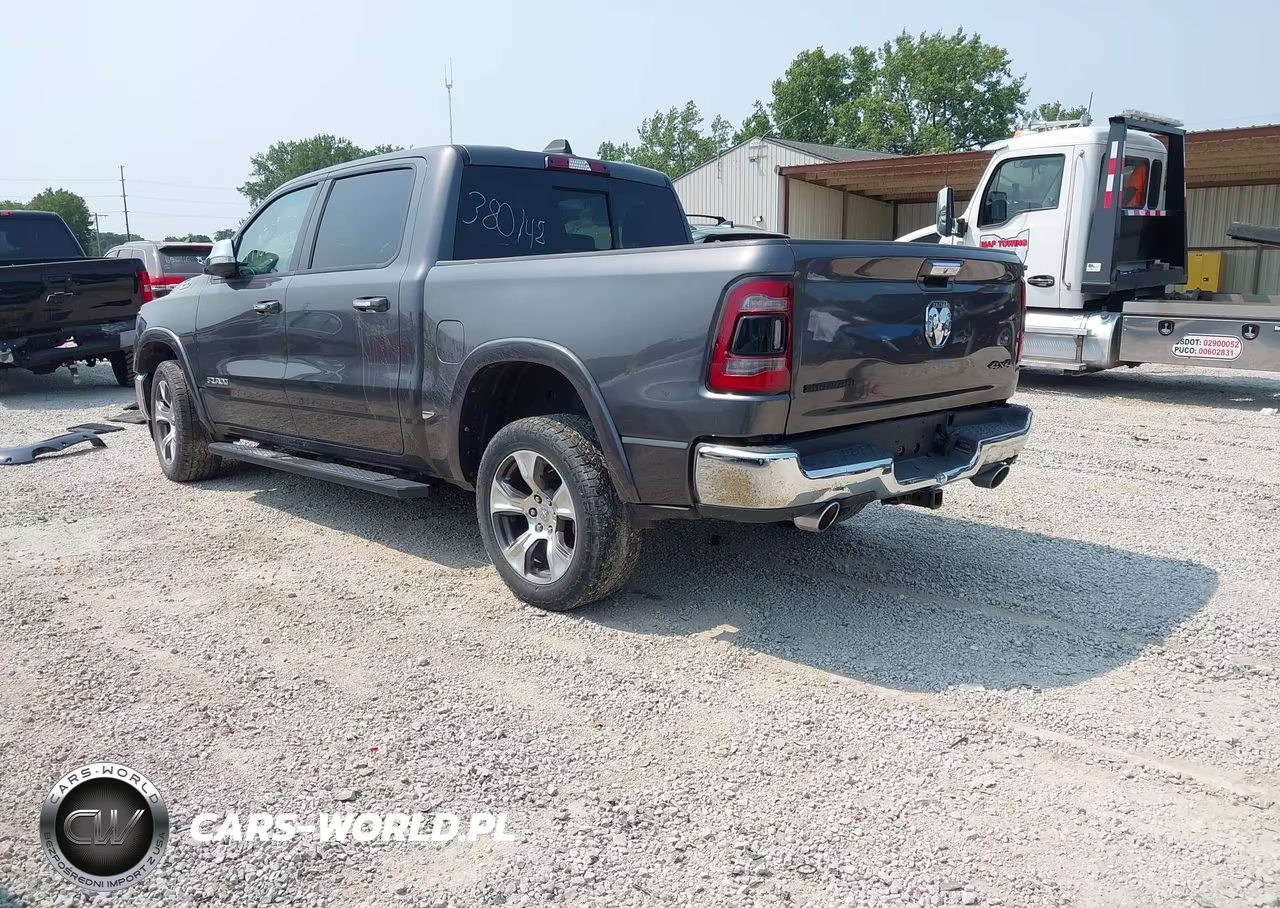 2020 Ram 1500 Laramie 4X4 5'7 Box VIN:1C6SRFJTXLN380148 - 3